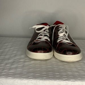 Donald Pliner Pierce Mens Size 12 Black With Red Lines Giving A Croc Look.